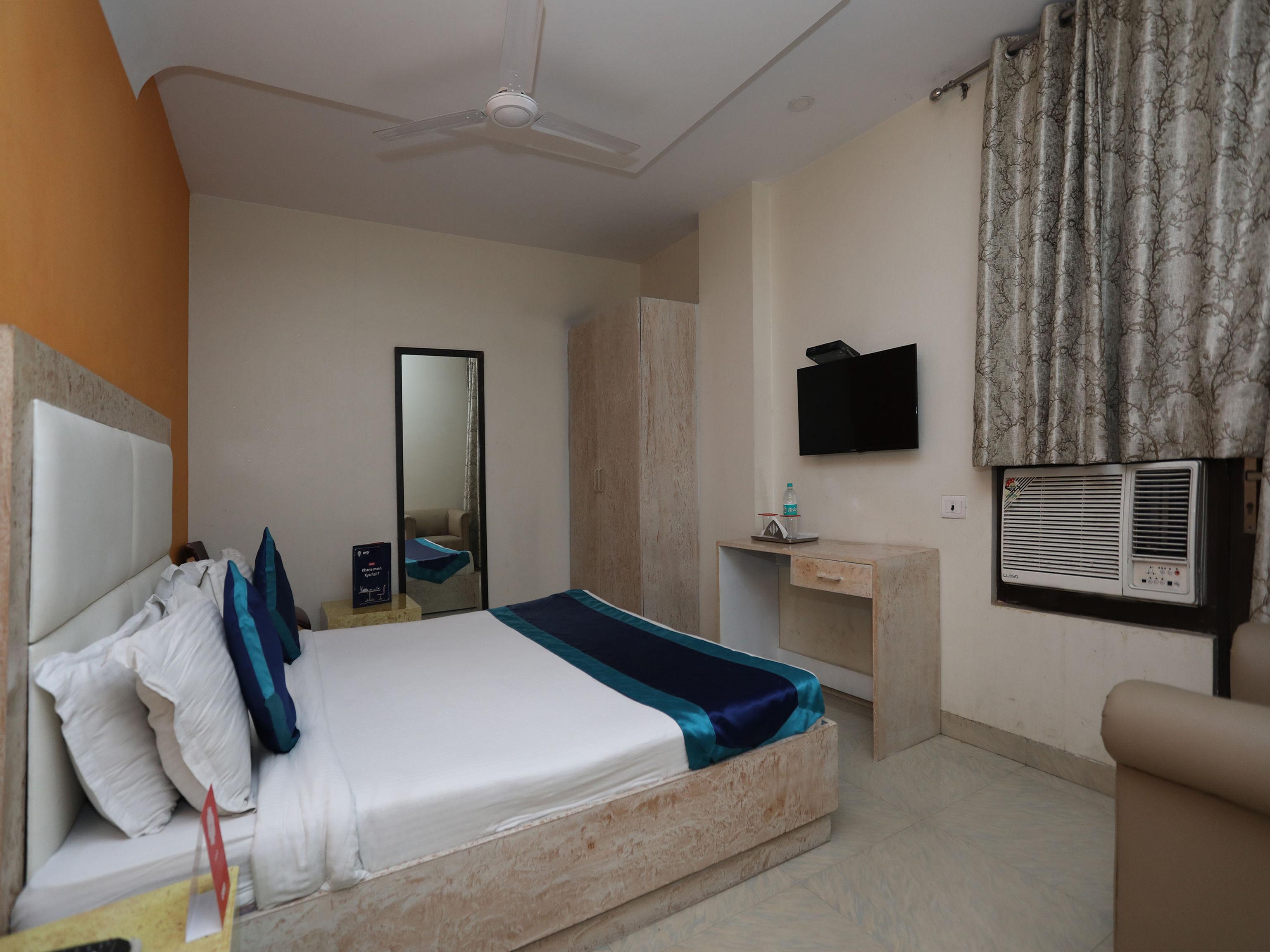 Hotel The Rts Plaza New Delhi Exterior photo