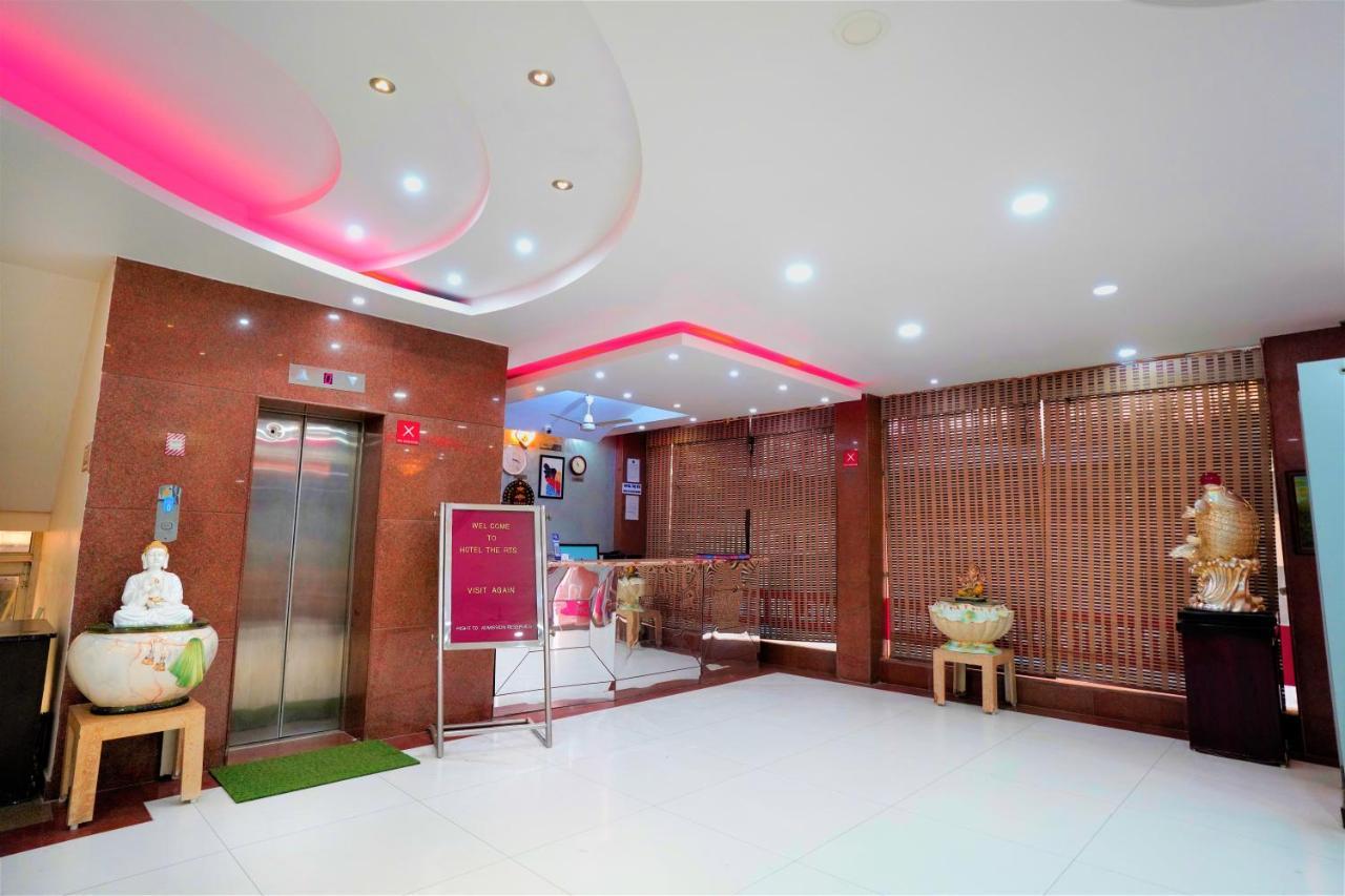 Hotel The Rts Plaza New Delhi Exterior photo