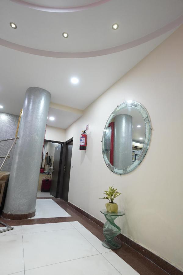 Hotel The Rts Plaza New Delhi Exterior photo