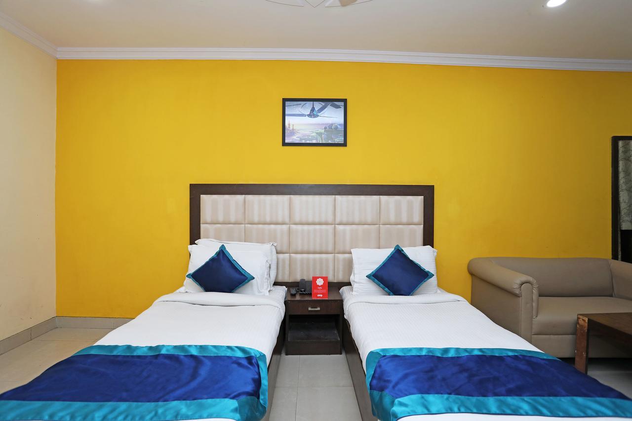 Hotel The Rts Plaza New Delhi Exterior photo